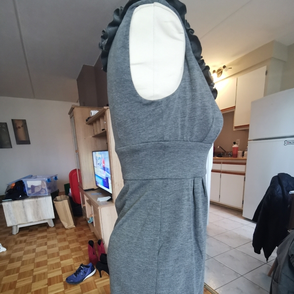 Dress - Picture 2 of 4